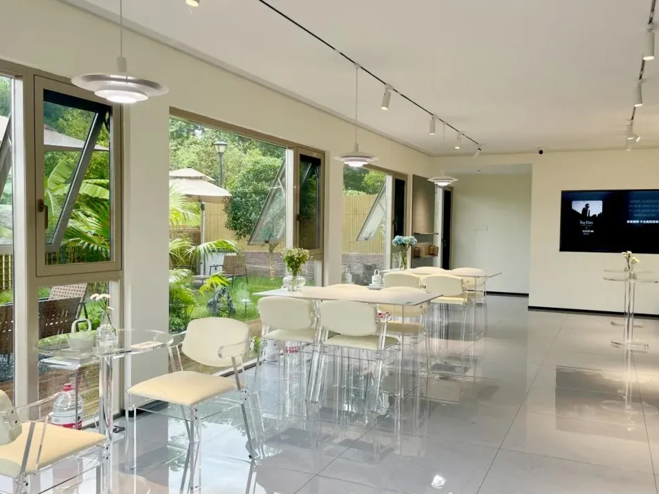 ee0b4be9-ae32-4d3a-8fdf-ccce1ea1abf4